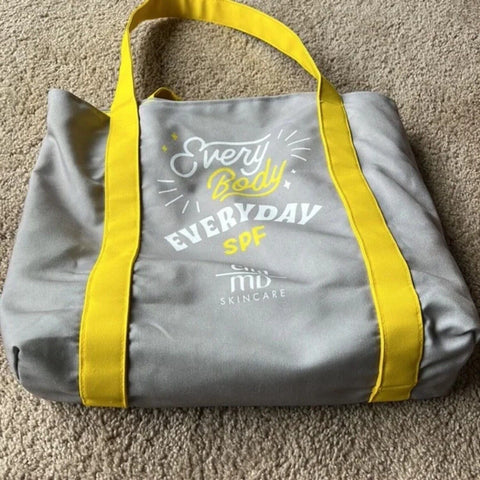 EltaMD Skincare Every Body Everyday SPF Beach Bag 20Lx16Hx5W