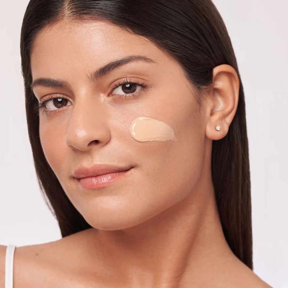 alastin-hydratint-spf36-application.jpg